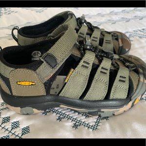 COPY - Keens camouflage NWT